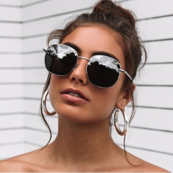 QUAY // jezabell gunmetal frame silver mirror lens - Picture 3 of 8